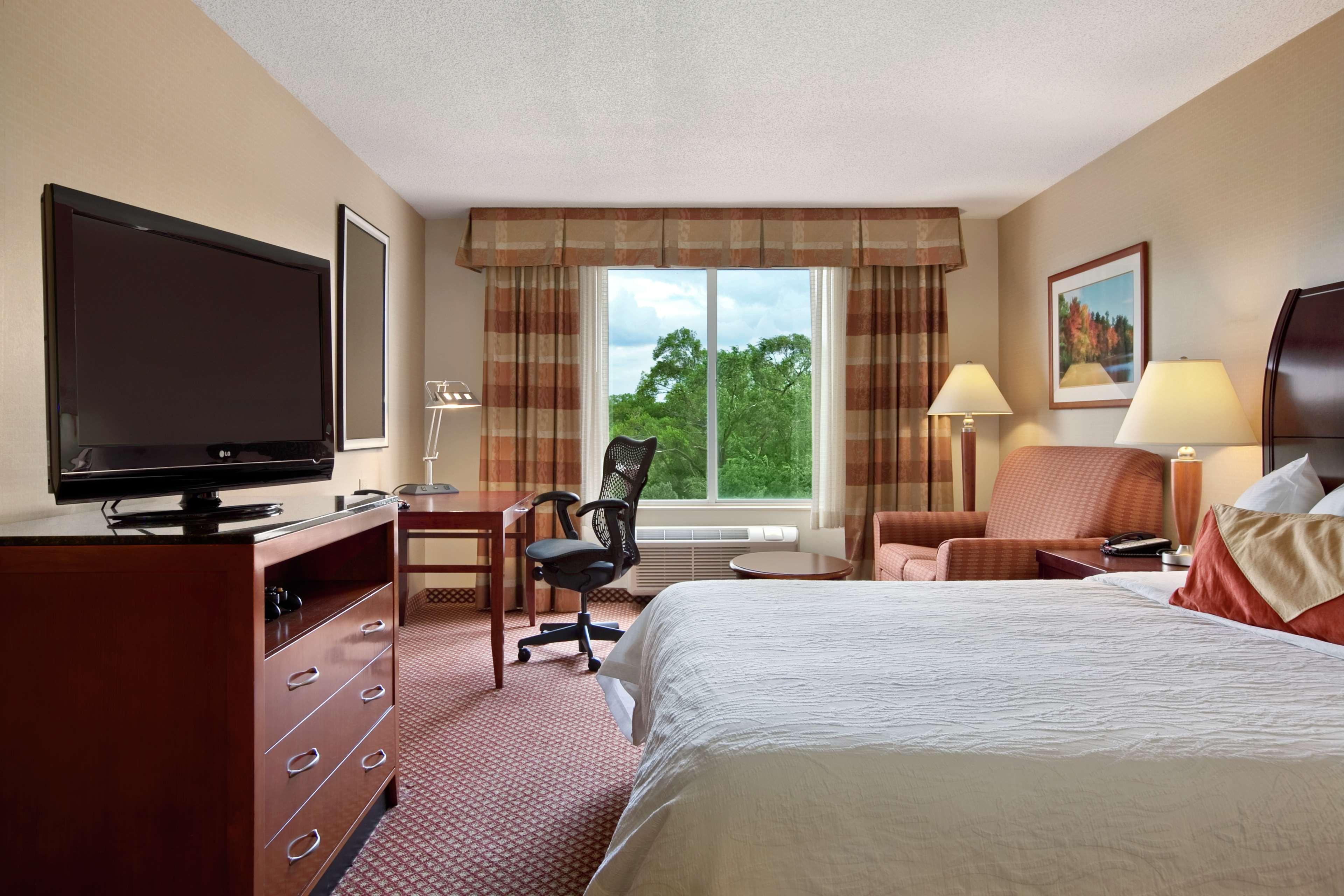 Hilton Garden Inn Oakbrook Terrace Room photo